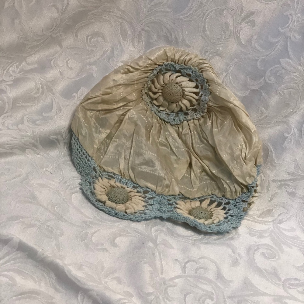 VINTAGE 1920s BONNET
